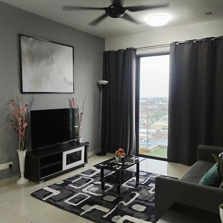 The Family Homestay@Univ360 Place,Serdang Seri Kembangan Kültér fotó