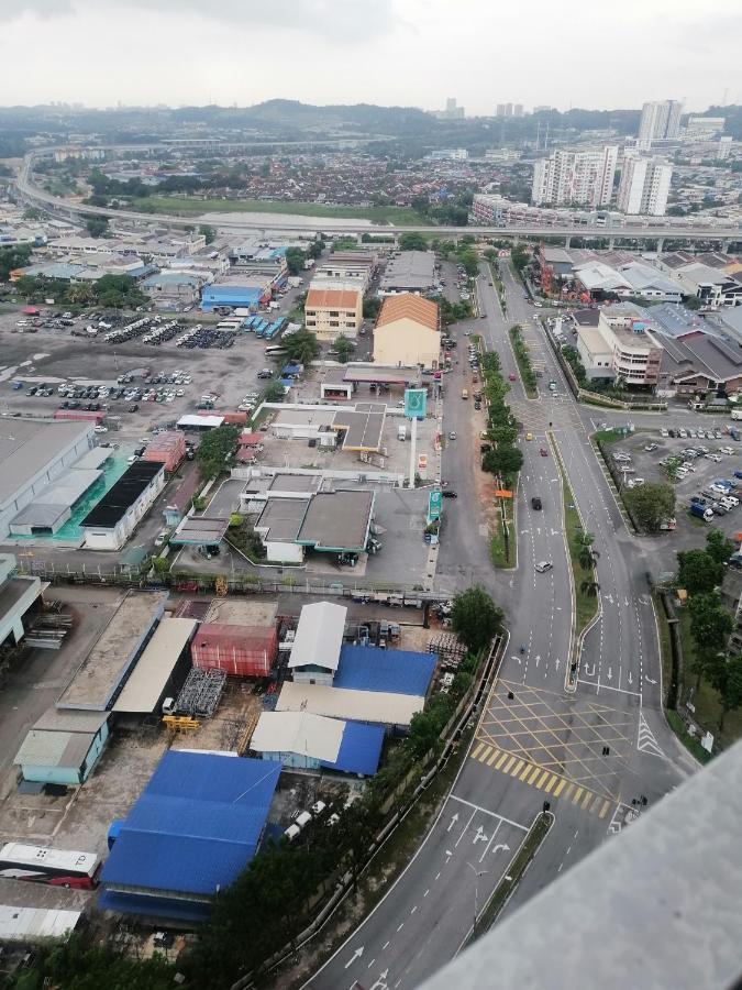 The Family Homestay@Univ360 Place,Serdang Seri Kembangan Kültér fotó