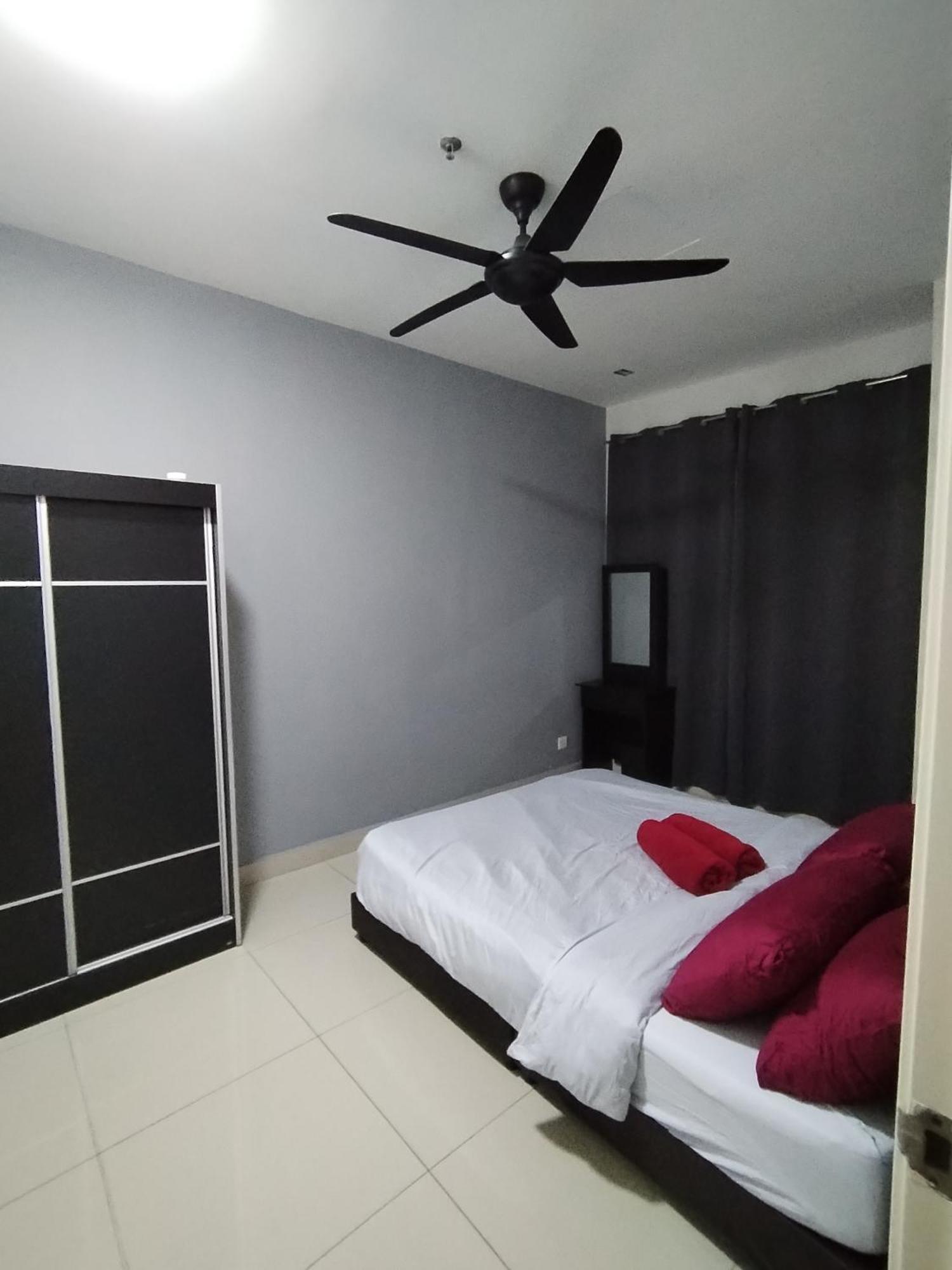 The Family Homestay@Univ360 Place,Serdang Seri Kembangan Kültér fotó