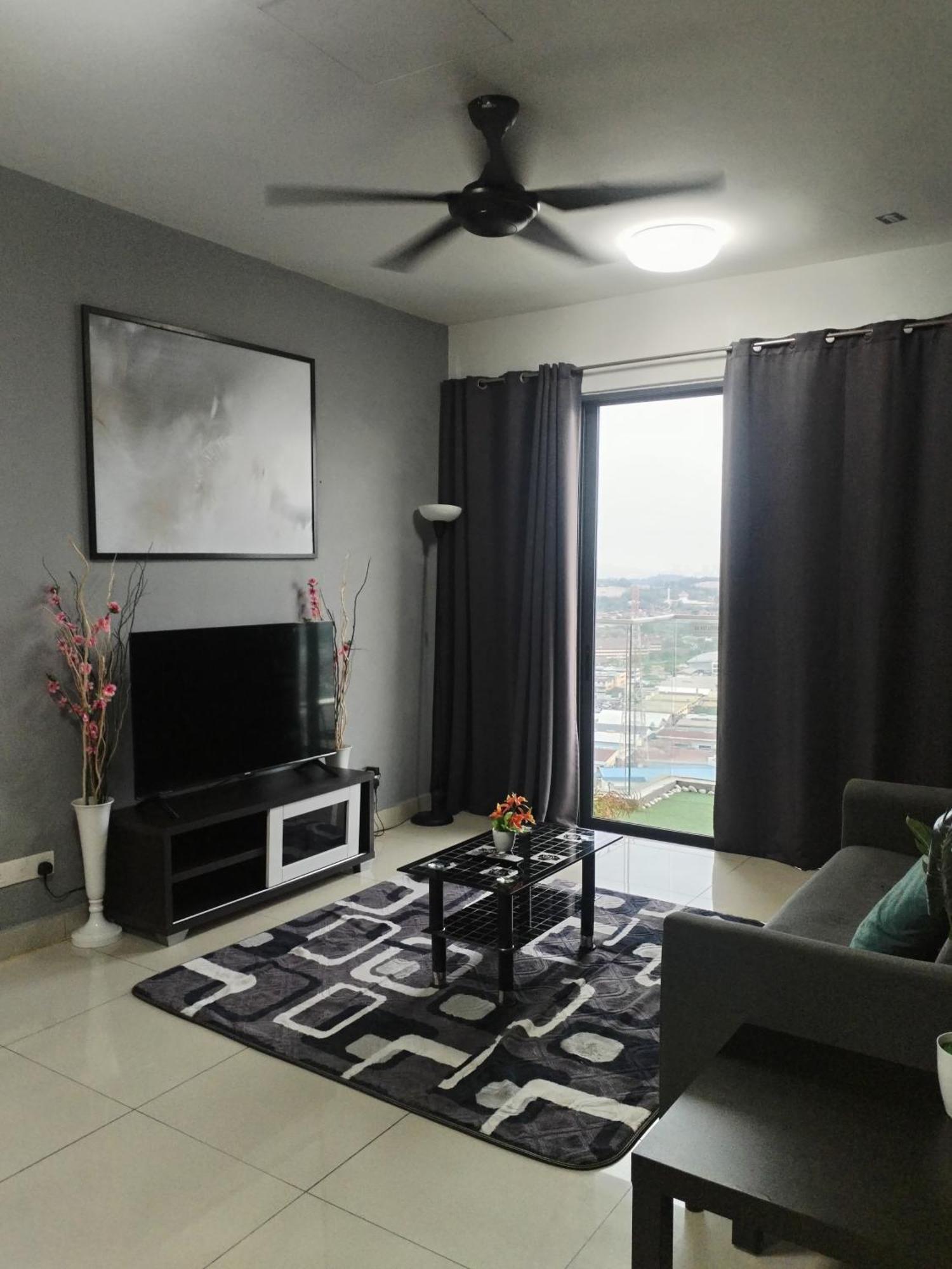 The Family Homestay@Univ360 Place,Serdang Seri Kembangan Kültér fotó